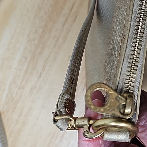 Marc Jacob's Crossbody Bag Gold Metallic Gold Hardware - Picture 9 of 13